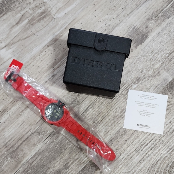 Wristwatch DIESEL MASTER CHIEF DZ2159 Red Silicone Rot Digital Chrono Alarm - Picture 1 of 7